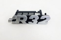 TR-R32-L-vw-golf-5-r32-logos-set-(2).jpg